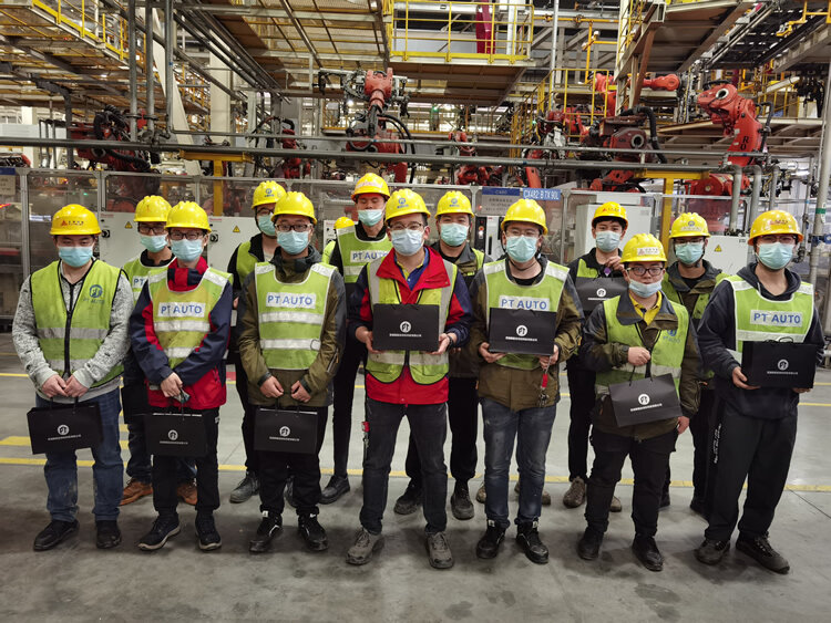 瑞图工业机器人培训学院-集体1